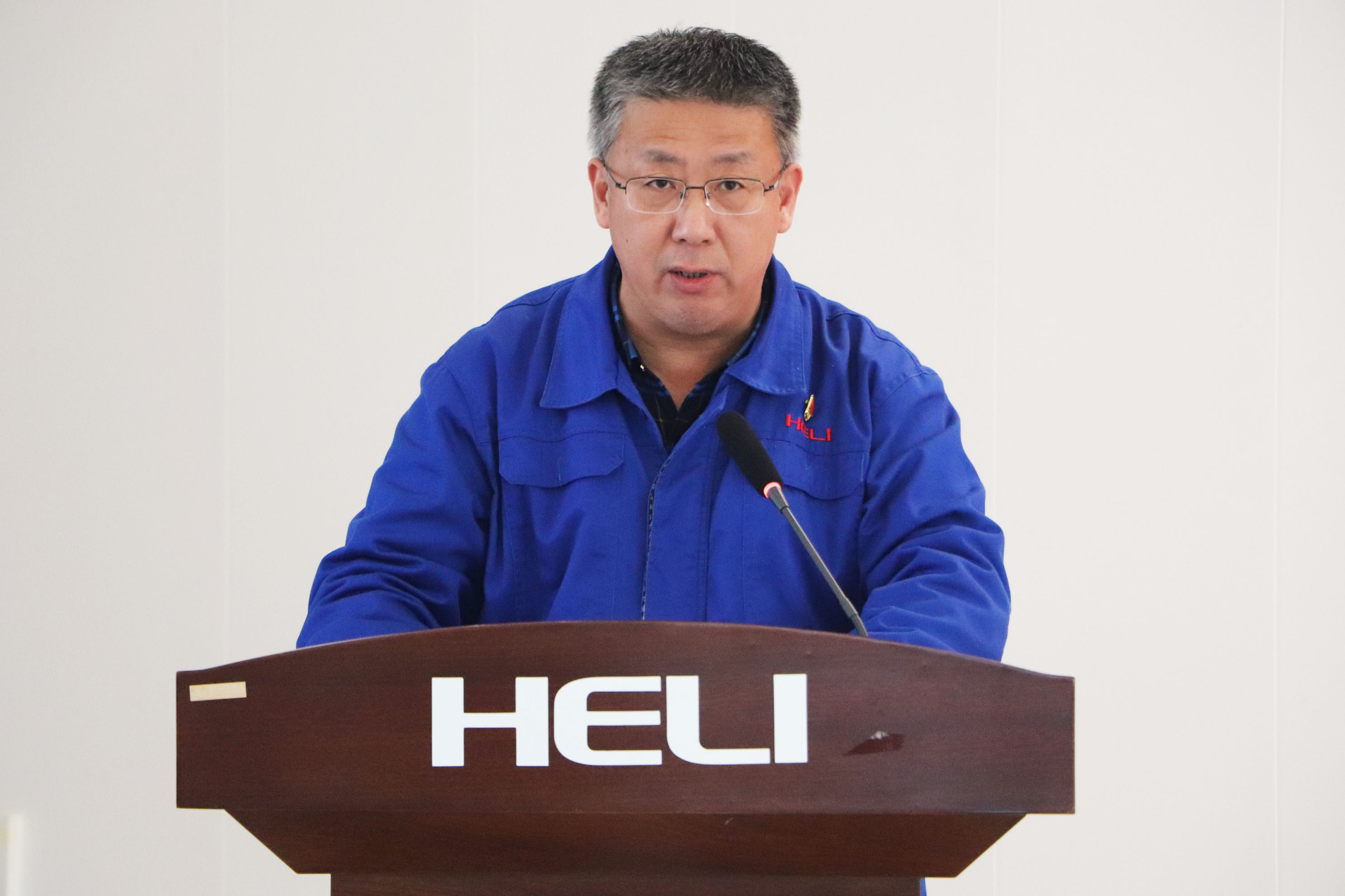 盘锦j9游戏党委书记、董事长、总经理孙鸿钧作带头讲话02.JPG 盘锦j9游戏党委书记、董事长、总经理孙鸿钧作带头讲话02.JPG